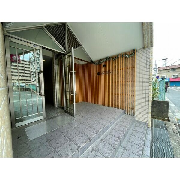 シティコープ新大宮のエントランス