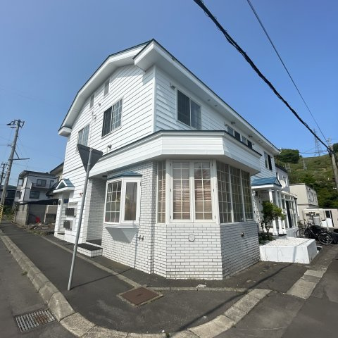 学）ハイツ六本木の外観