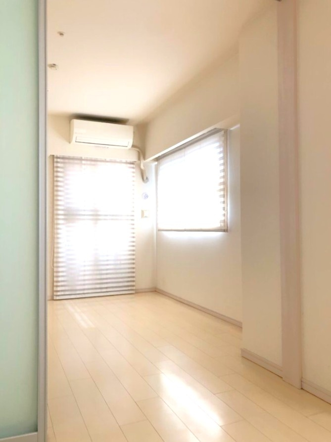 阪急＆京阪の２沿線アクセス！◆１１階建てマンション最上階の角住戸◆イーグルコート京都河原町の洋室|洋室（６帖）