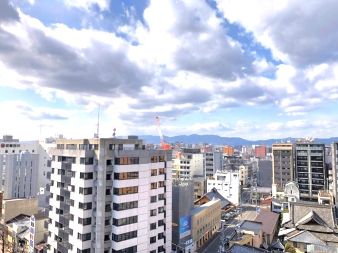 阪急＆京阪の２沿線アクセス！◆１１階建てマンション最上階の角住戸◆イーグルコート京都河原町の展望|物件からの眺望