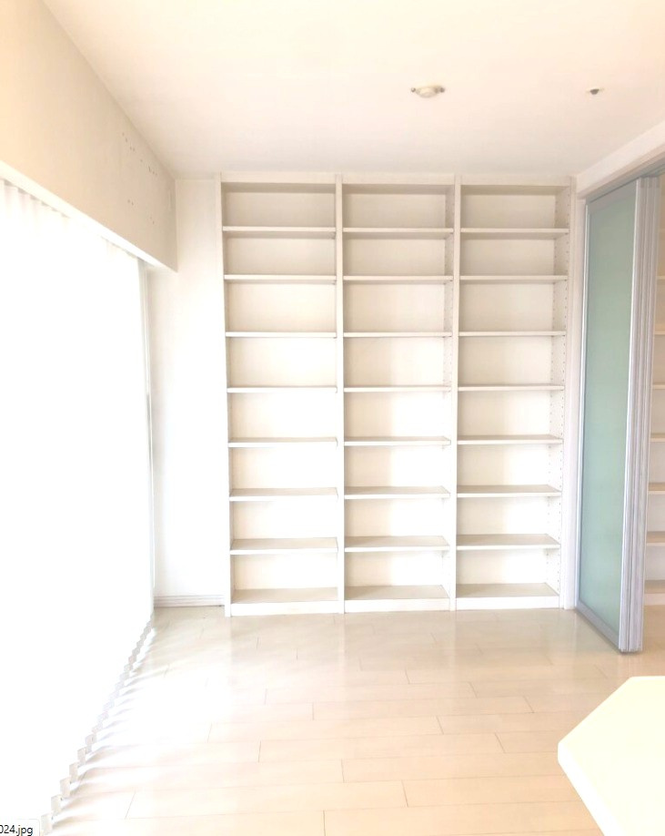 阪急＆京阪の２沿線アクセス！◆１１階建てマンション最上階の角住戸◆イーグルコート京都河原町の居間・リビング|リビング