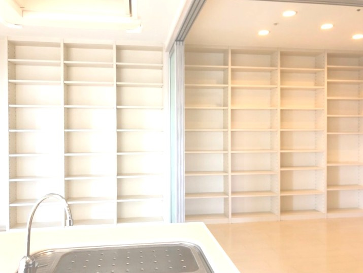 阪急＆京阪の２沿線アクセス！◆１１階建てマンション最上階の角住戸◆イーグルコート京都河原町の居間・リビング|リビング、洋室４.７帖