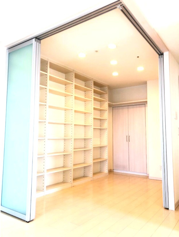 阪急＆京阪の２沿線アクセス！◆１１階建てマンション最上階の角住戸◆イーグルコート京都河原町の洋室|洋室（４.７帖）