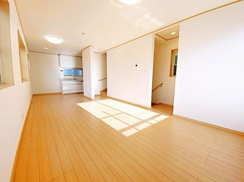 【居間・リビング】 | 【仲介手数料０円】相模原市南区相模台7丁目　中古一戸建て | 相模原市南区相模台7丁目　中古一戸建て