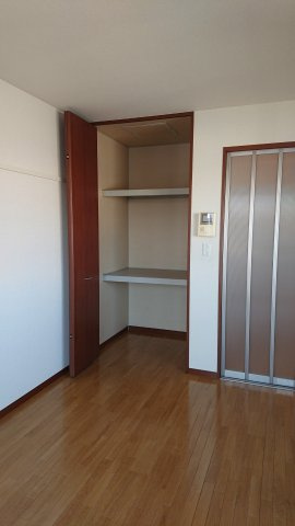 【収納】 | ベレオ汐見丘 | 奥行もある大容量収納です♪