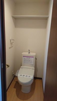 【トイレ】 | ベレオ汐見丘 | 収納棚もあり便利です♪