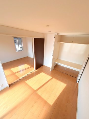 ムーンライフの洋室