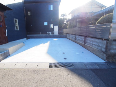 【前面道路含む現地写真】 | パパまる　郷野目　１号棟