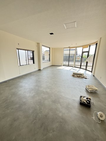 ガウディ中村店舗　１F