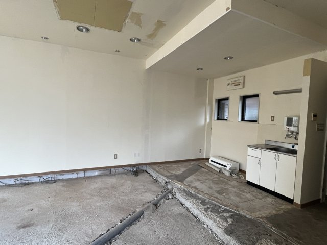 ガウディ中村店舗　１F