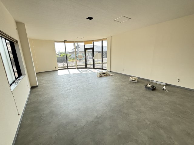 ガウディ中村店舗　１F