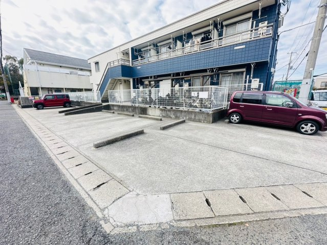 クローバー富士6号館の駐車場