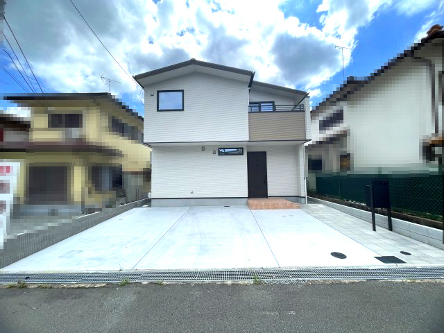 三木市志染町東自由が丘２丁目の外観