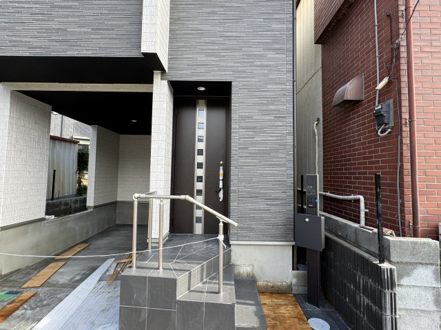 松戸市岩瀬新築戸建【相模台小学校：10分】のエントランス|エントランス・玄関ポーチ