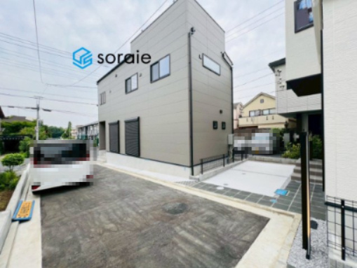 入間市扇町屋　中古戸建　B号棟の前面道路含む現地写真