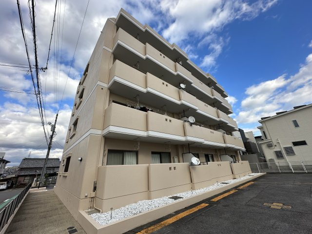 平山グランドマンションの外観