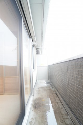 【バルコニー】 | エヴァーラスティング千葉 | ※同物件・反転タイプの写真です。