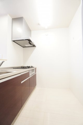 【キッチン】 | エヴァーラスティング千葉 | ※同物件・反転タイプの写真です。