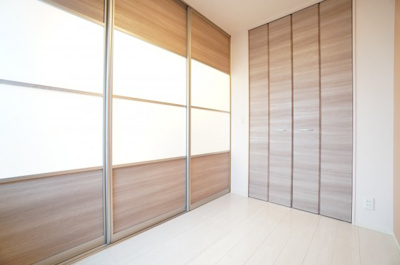 【寝室】 | エヴァーラスティング千葉 | ※同物件・反転タイプの写真です。