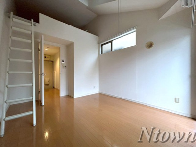 【居間・リビング】 | コンパートハウス本陣 | 居間です