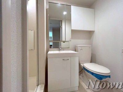 【独立洗面台】 | コンパートハウス本陣 | 明るい色調の室内です