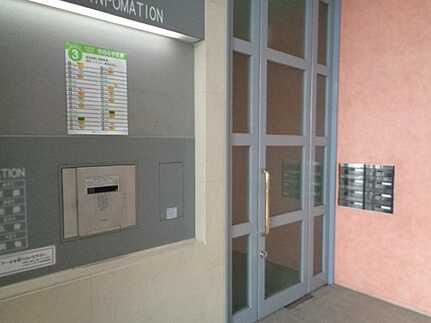 ハウスバーンフリート青崎のエントランス