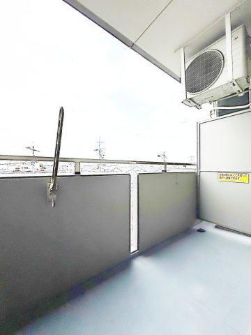 レージュ　ウエストのバルコニー