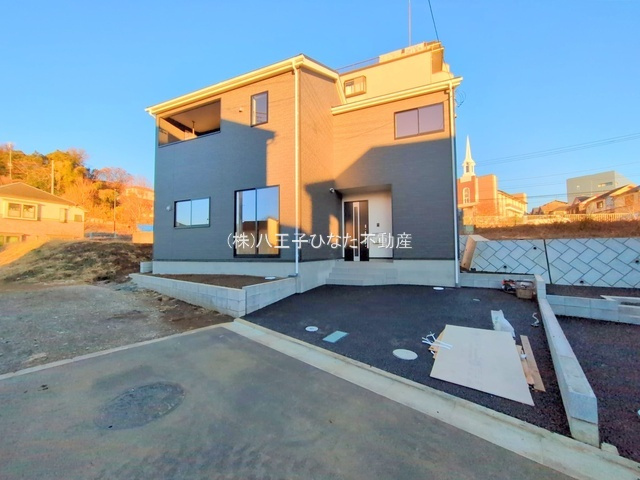 祝　成約済み　八王子市　館町　新築戸建て　１９期の駐車場|～仲介手数料無料☆八王子ひなた不動産～八王子市館町　新築戸建て
