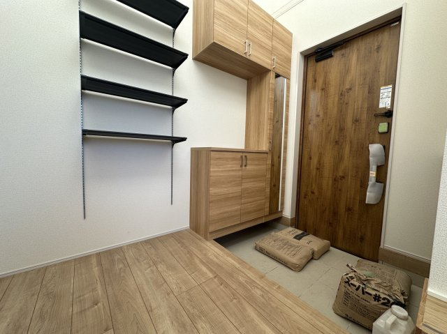 小田原市東町3丁目　並列3台+庭付きの玄関