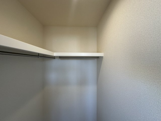 小田原市東町3丁目　並列3台+庭付きの収納