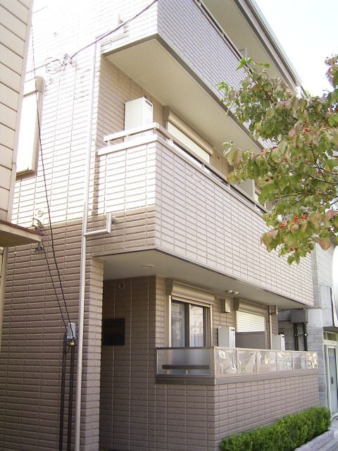 アリス西片メゾンのエントランス