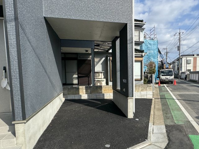 葛飾区西水元３丁目新築戸建【幸田小学校：5分】の駐車場|愛車に優しいビルトインガレージ