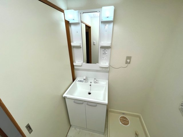 ヴィンテージ本多 Ⅲの独立洗面台|イメージ（同建物内別部屋の写真です）