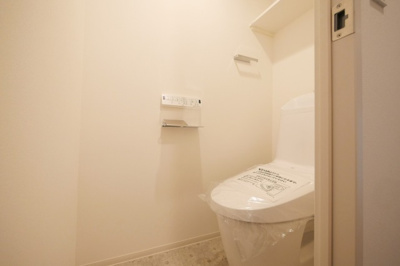 【トイレ】 | レジュールアッシュ谷町四丁目グランクラス | コンパクトで使いやすいトイレです