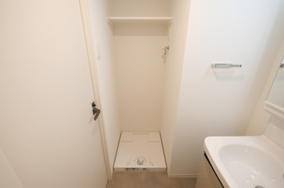 【設備】 | レジュールアッシュ谷町四丁目グランクラス | 洗濯機置き場です