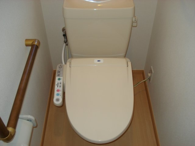 チェリーヒルズのトイレ|シャワー付トイレ