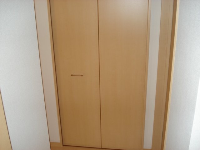 チェリーヒルズの内装|廊下収納