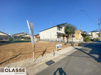 【完成予想図】 | 宇治市宇治大谷　2区画B号地　売土地　建築条件付き | 標準仕様（アトリエスタイルハウス仕様）で断熱材は気密性、断熱性能も高い、吹付断熱を採用。屋根断熱を実現していますので、お家全体が冬はあったかく、夏は涼しいお家づくりが可能です。