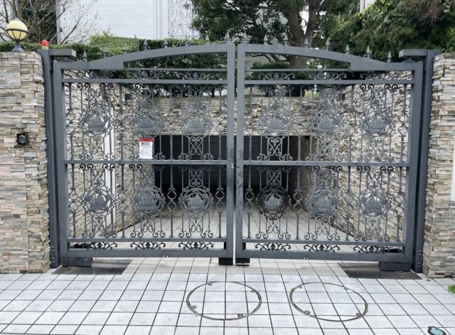 大磯町西小磯 ゲストハウスの玄関