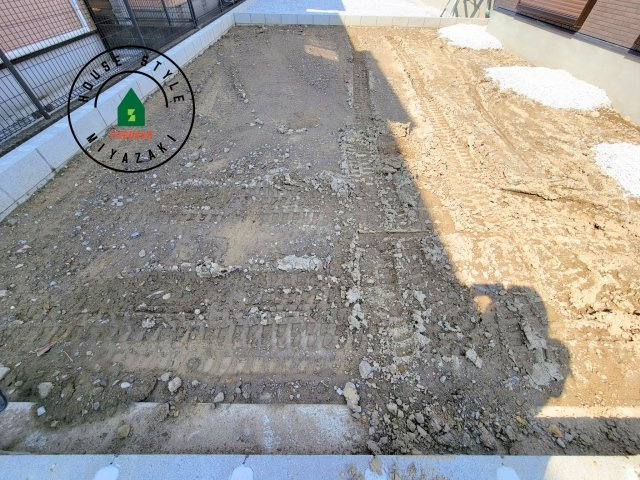 パティオニュータウン月見ヶ丘（5号棟）の庭|お庭で自由な時間を過ごせます。