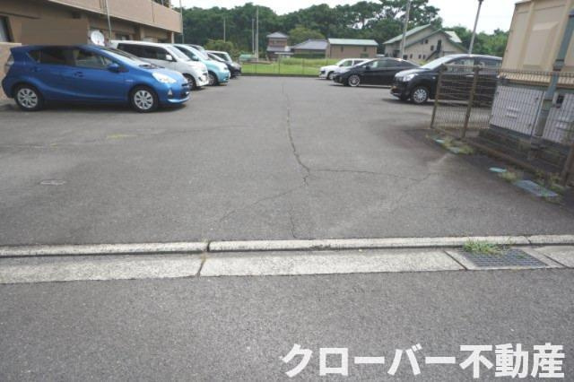 サンセール垂水の駐車場