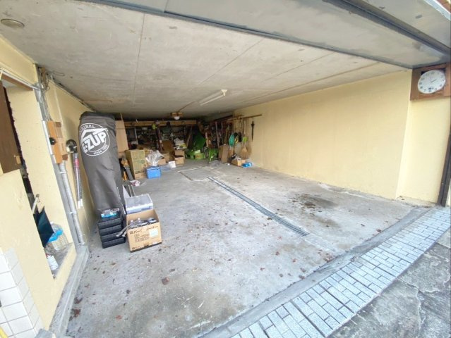 志免町向ヶ丘2丁目　戸建の駐車場|車種により4台駐車可能です！（普通車2台、軽自動車2台）