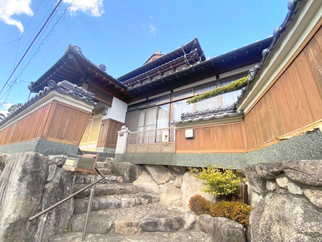 志免町向ヶ丘2丁目　戸建の外観|土地面積308.94ｍ2（約93.45坪）、建物面積190.96ｍ2（約57.76坪）！