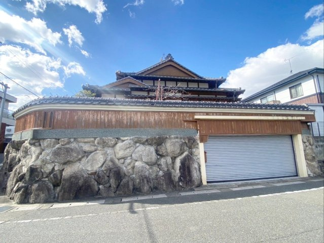 志免町向ヶ丘2丁目　戸建の外観|外壁でプライバシーが保護された住宅です！