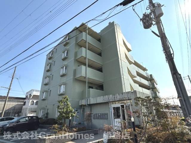 パインヒル・コーナンの外観