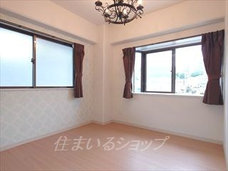 広島市安佐北区落合南１丁目の賃貸マンションの洋室