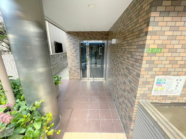 ハイツASKのエントランス