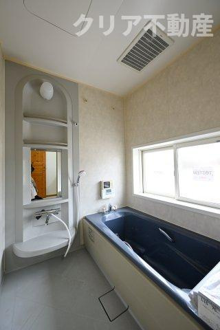 【浴室】 | 桐生市相生町五丁目　中古住宅 | ゆったり足を延ばしてお湯につかれる広々としたバスルーム♪