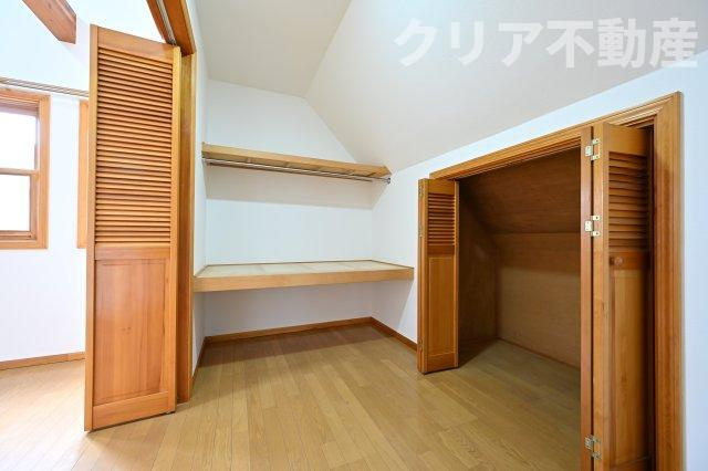 【収納】 | 桐生市相生町五丁目　中古住宅 | 大容量のウォークインクローゼット付きでお洋服もたっぷり収納♪
