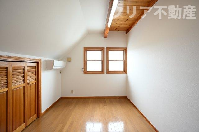 【洋室】 | 桐生市相生町五丁目　中古住宅 | 子ども部屋にピッタリな2階の洋室です！